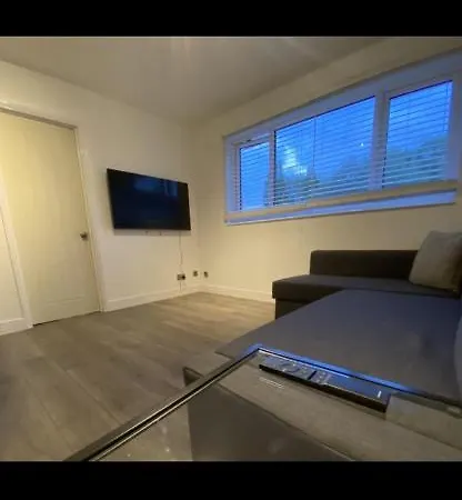 Modern 2 Bed Apartment & Free Parking Canterbury Exterior photo
