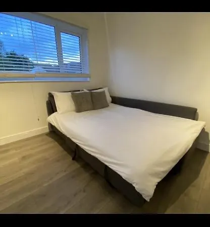 Modern 2 Bed Apartment & Free Parking Canterbury Exterior photo