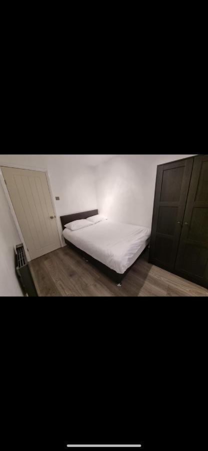 Modern 2 Bed & Free Parking Apartment *